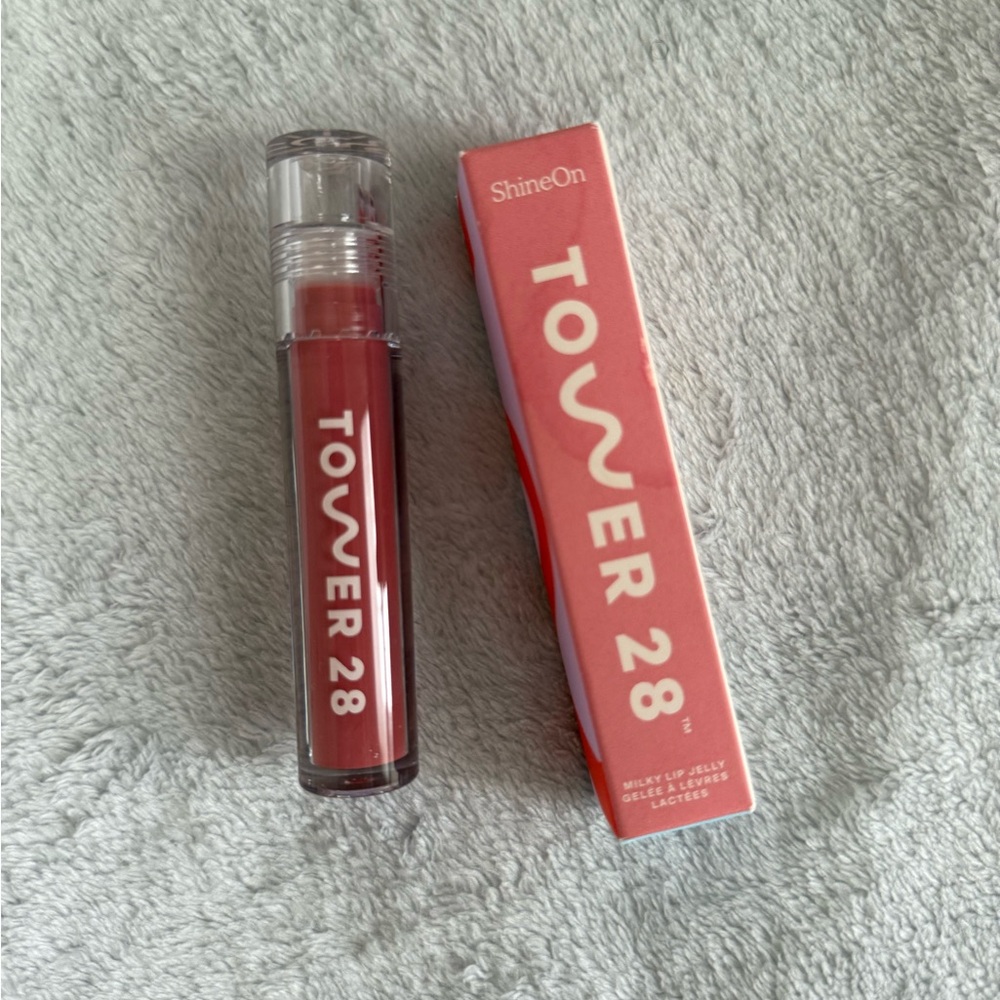 Tower 28 milky lip jelly in pistachio - Picture 8 of 9